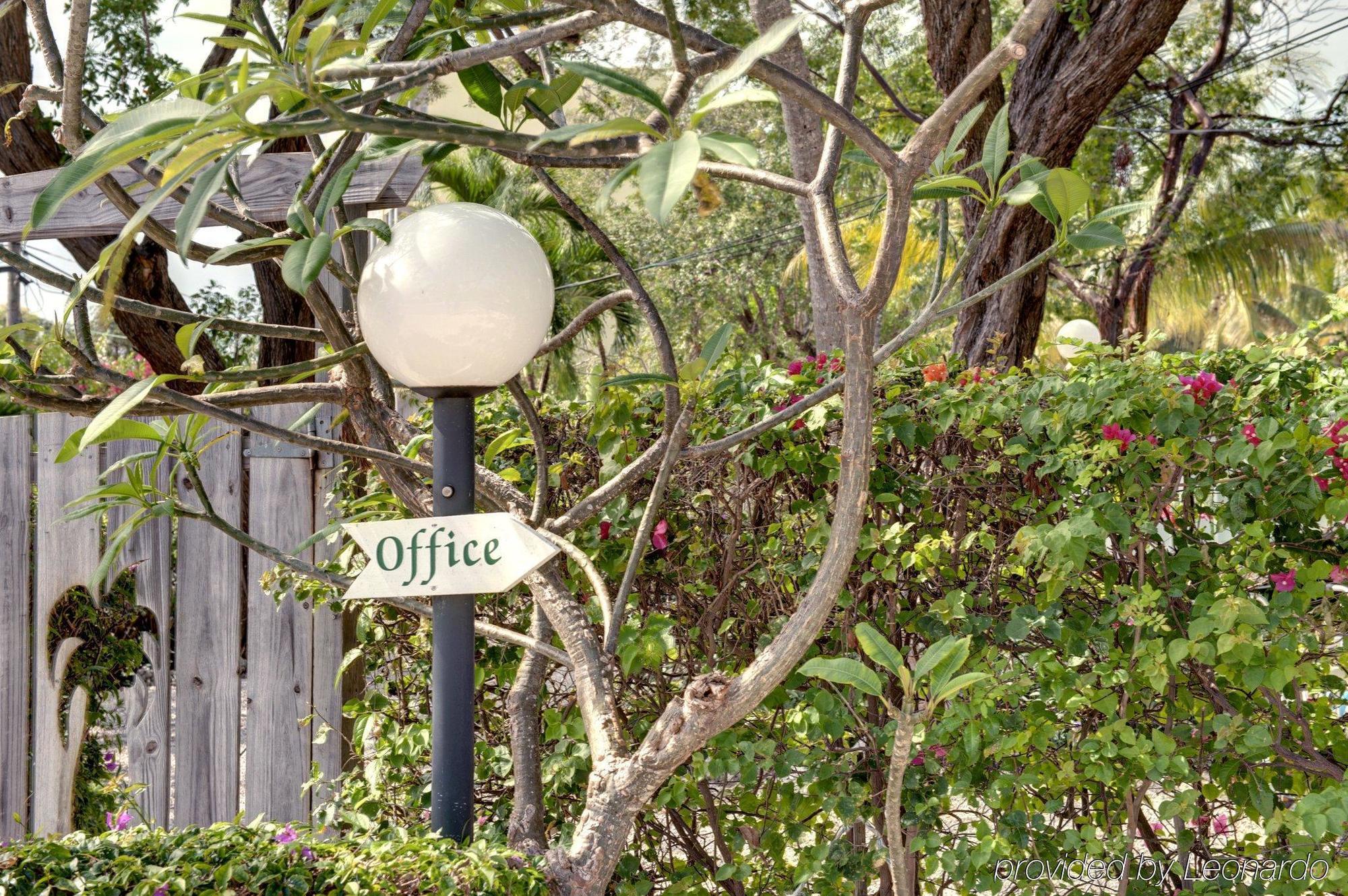 Coconut Palm Inn Tavernier Exterior photo